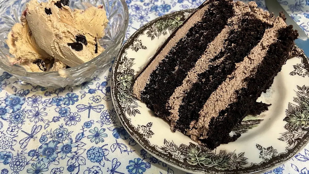 Meg’s Cakery – cake shop in Merchiston, Johnstone